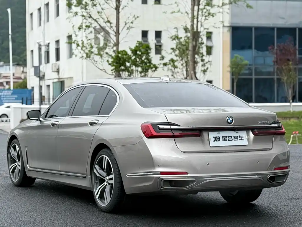 BMW 7 Series 2019 — фото 12