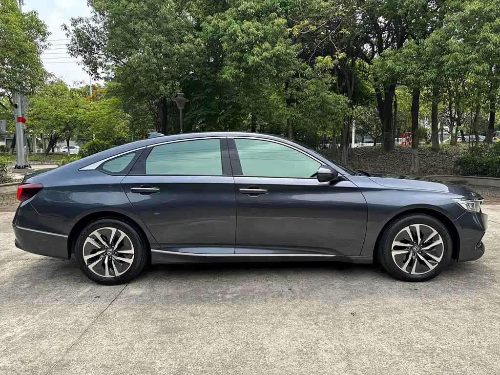 Honda Accord 2022 — фото 13