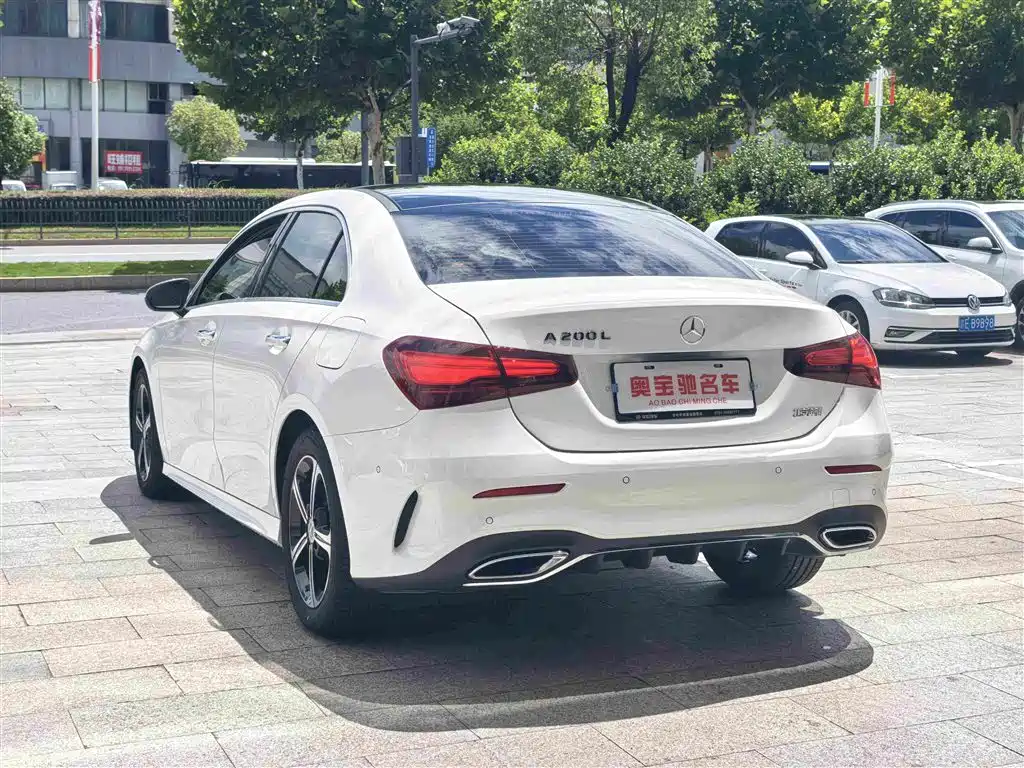 Mercedes-Benz A-Class 2024 — фото 9