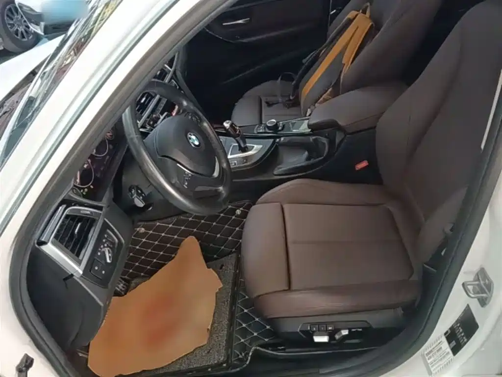BMW 3 Series 2018 — фото 15