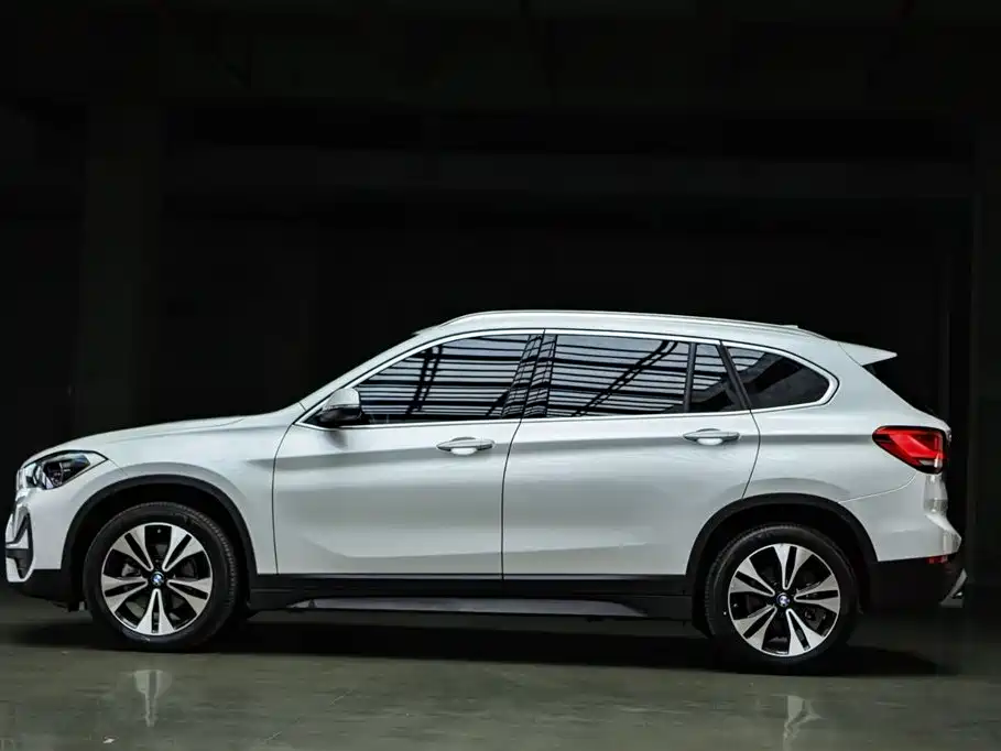 BMW X1 2022 — фото 4