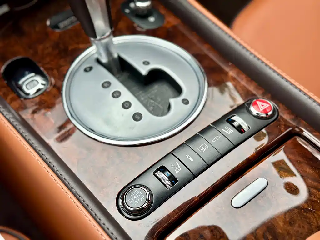 Bentley Flying Spur 2012 — фото 25