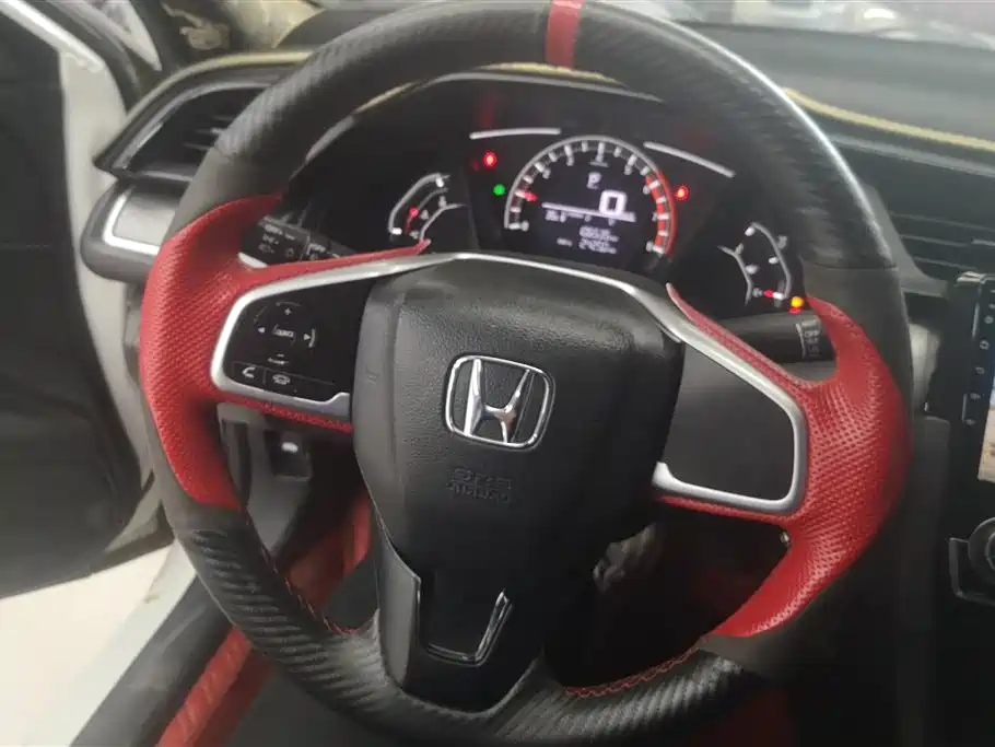 Honda Civic 2018 — фото 15
