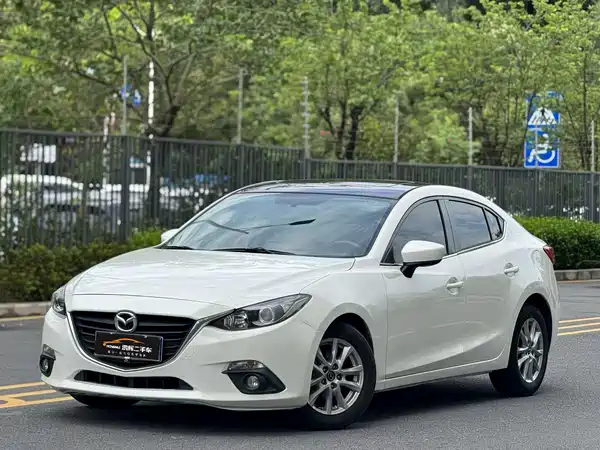 Mazda 3 Axela 2015