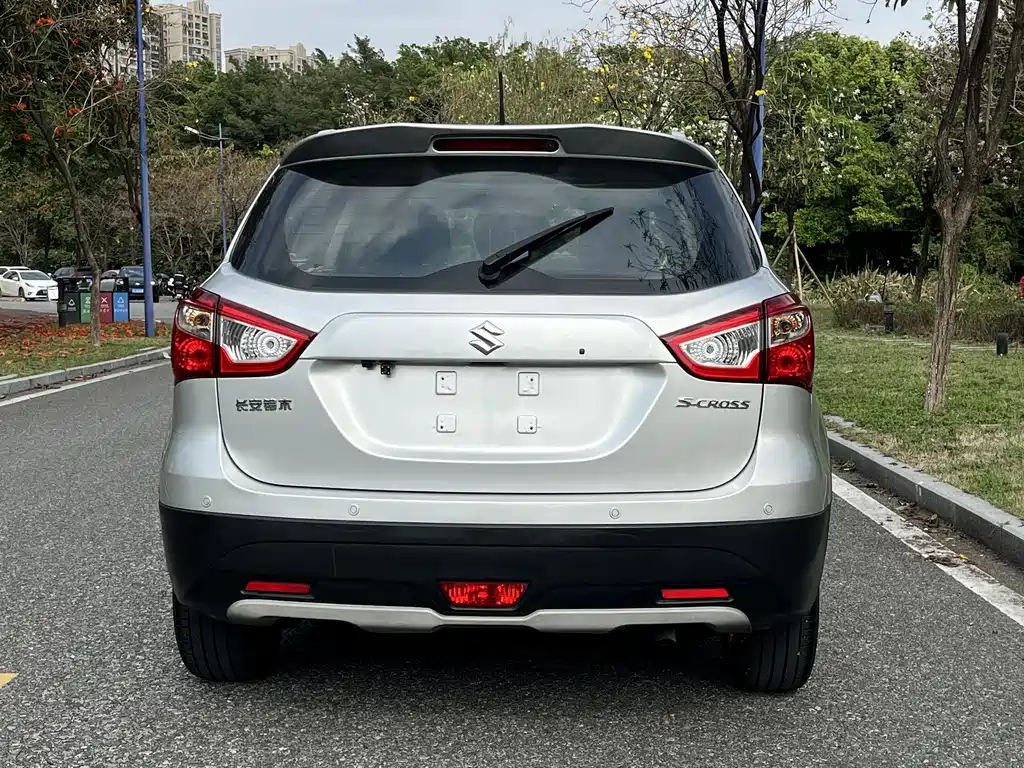 Suzuki S-Cross 2016 — фото 13