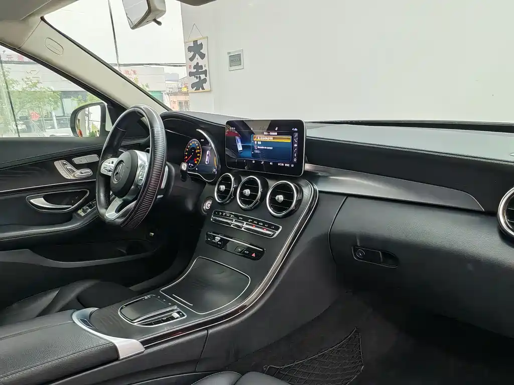Mercedes-Benz C-Class 2019 — фото 12