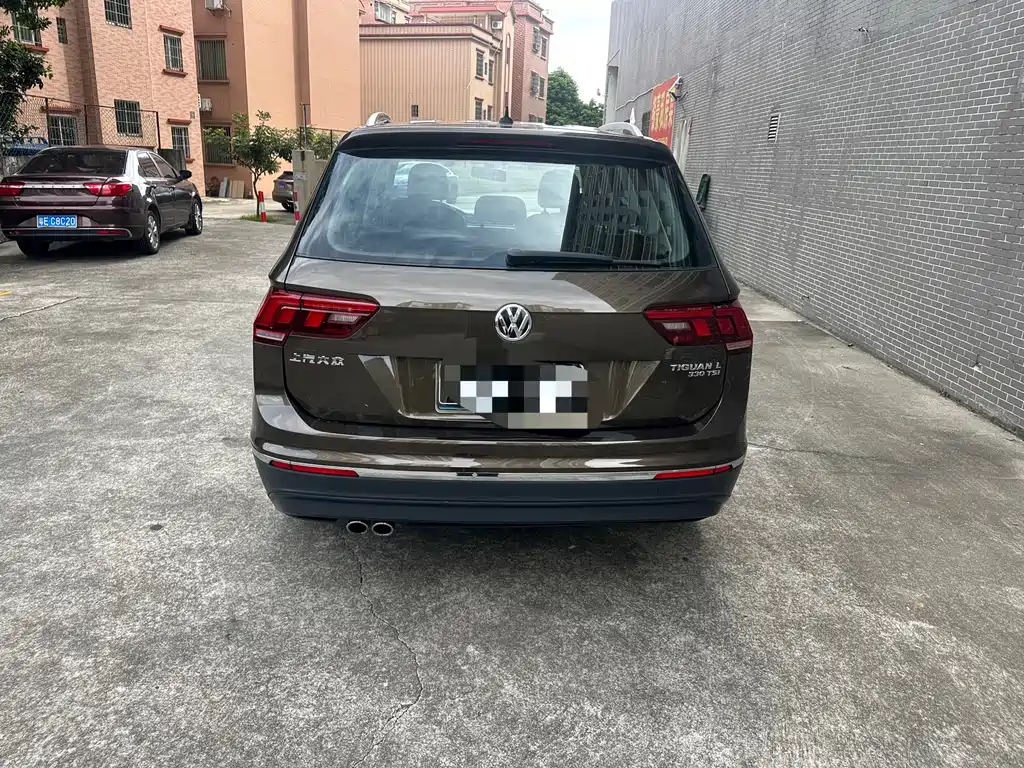Volkswagen Tiguan L 2017 — фото 4