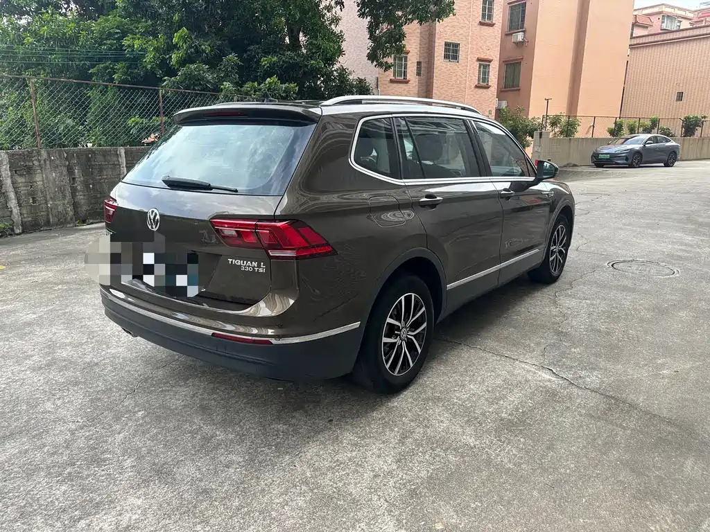 Volkswagen Tiguan L 2017 — фото 5