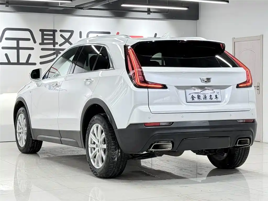Cadillac XT4 2021 — фото 4