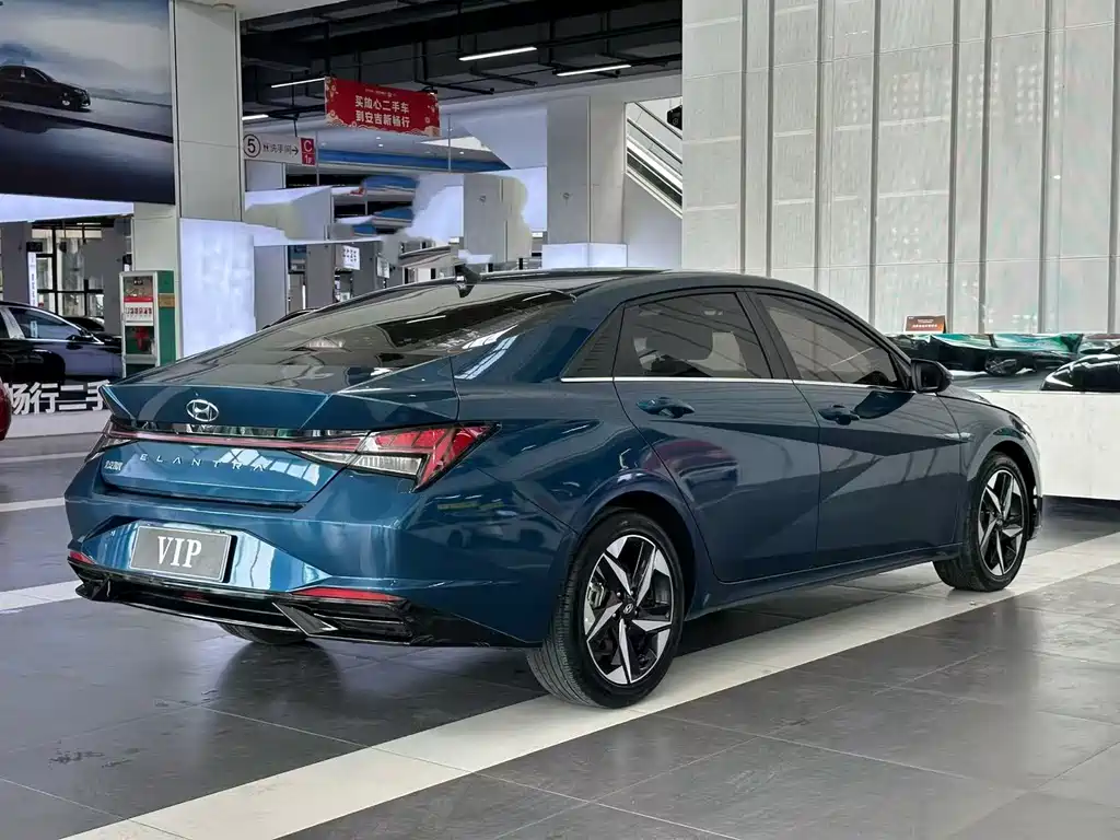 Hyundai Elantra 2022