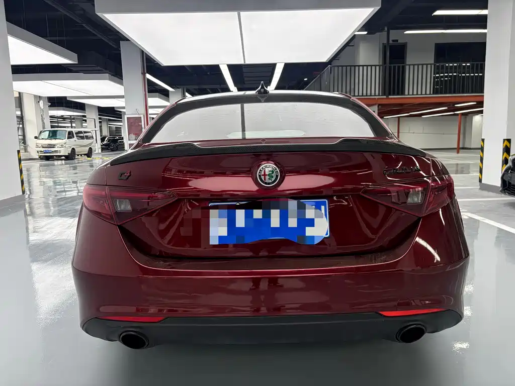 Alfa Romeo Giulia 2020 — фото 16
