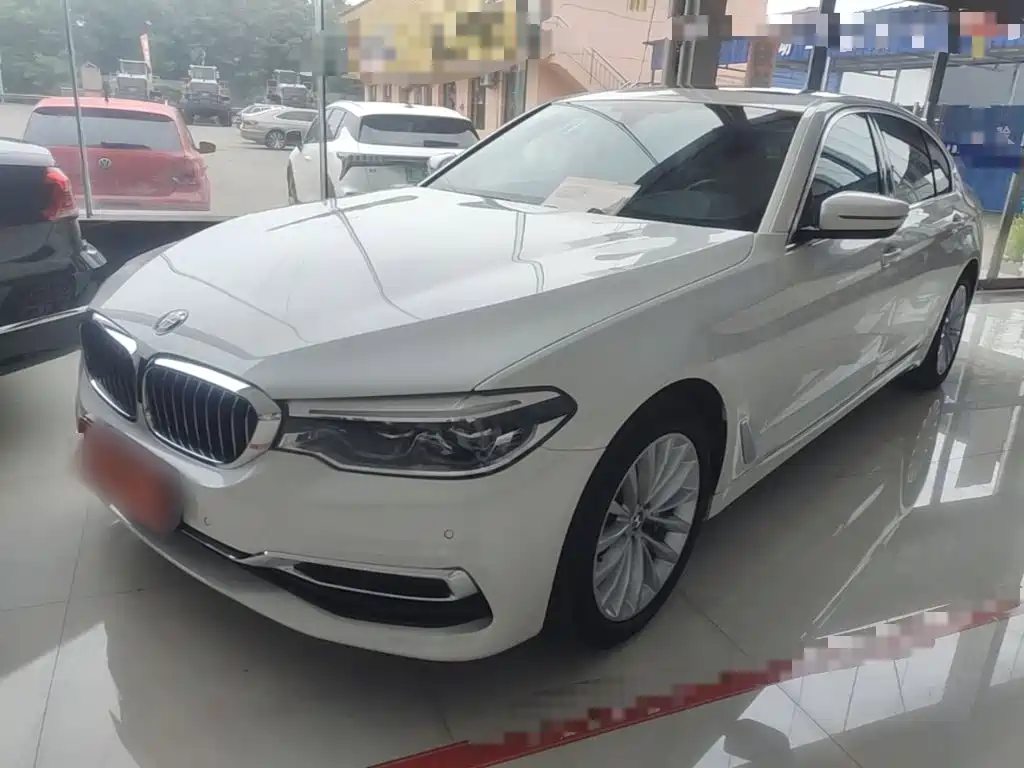BMW 5 Series 2020 — фото 1