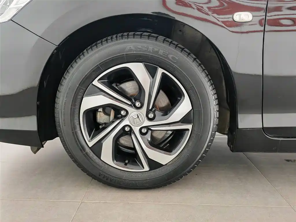 Honda Accord 2016 — фото 17