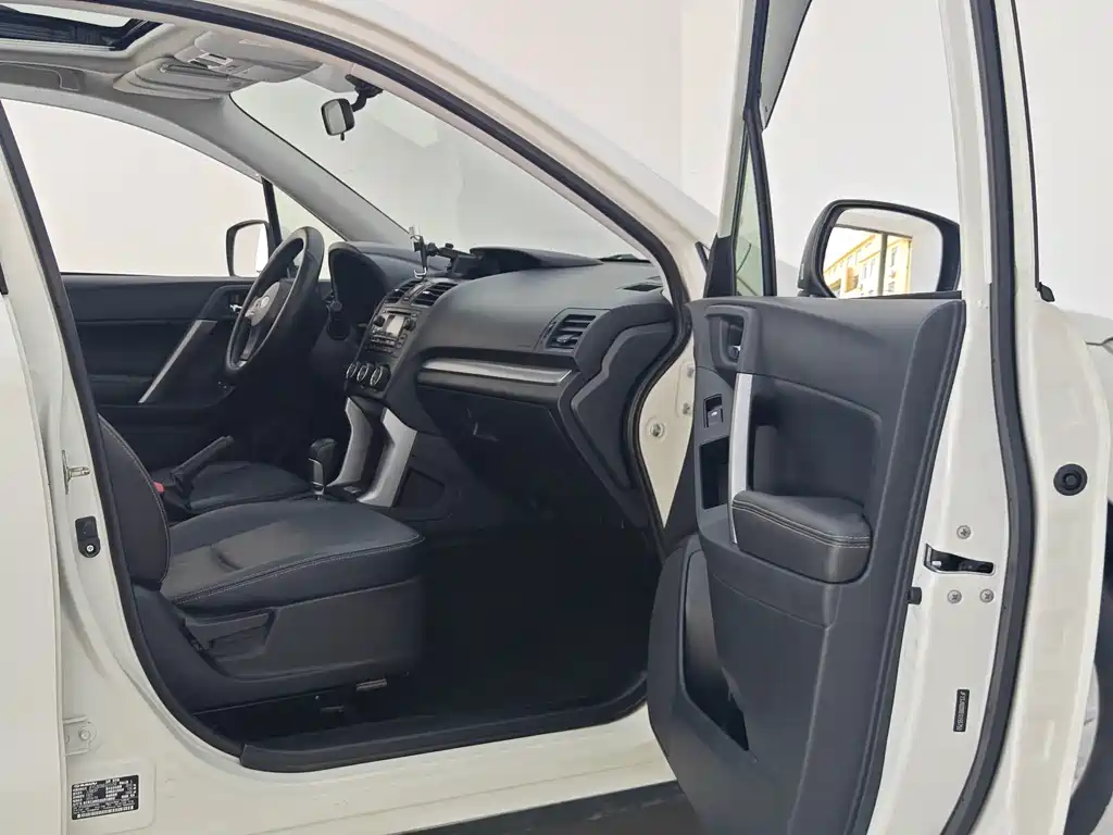 Subaru Forester 2015 — фото 13