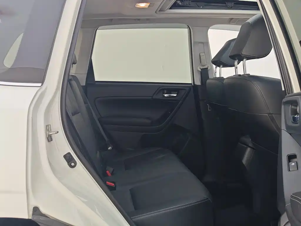 Subaru Forester 2015 — фото 14