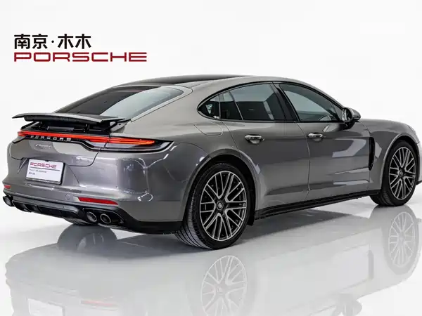 Porsche Panamera 2022