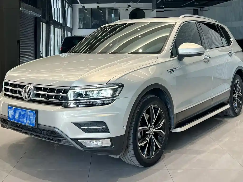 Volkswagen Tiguan L 2019 — фото 1