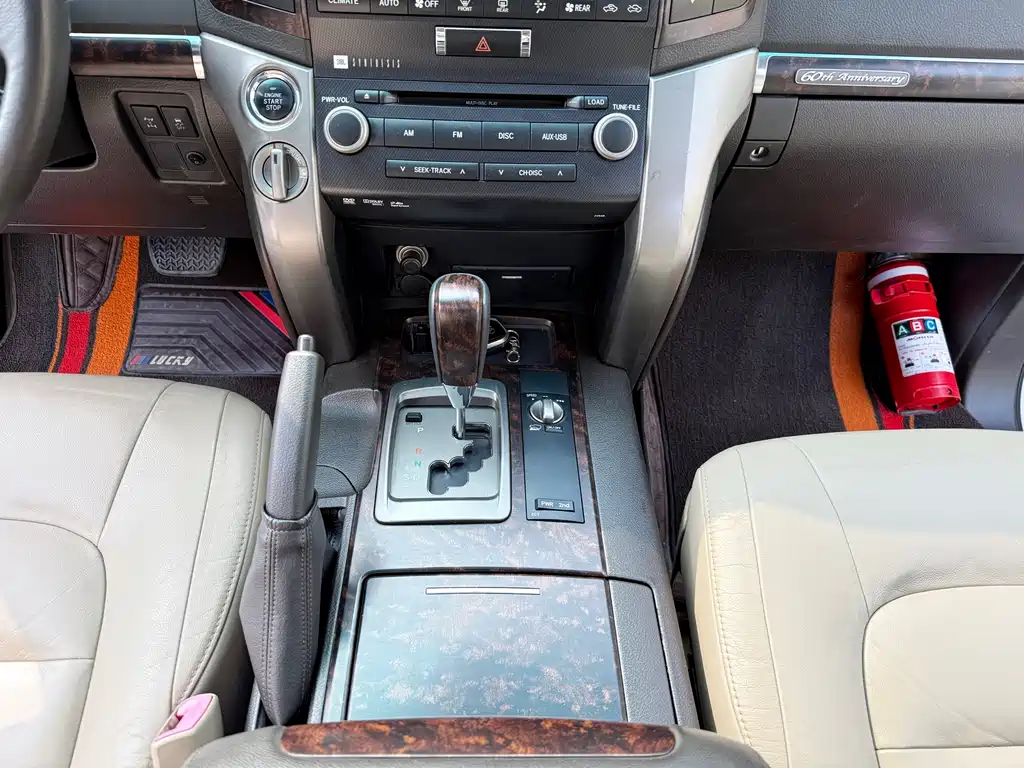 Toyota Land Cruiser 2011 — фото 13