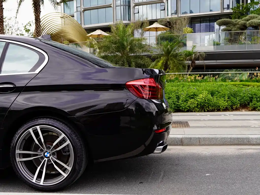BMW 5 Series 2013 — фото 29