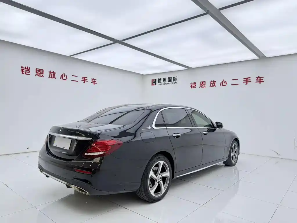 Mercedes-Benz E-Class 2019 — фото 16
