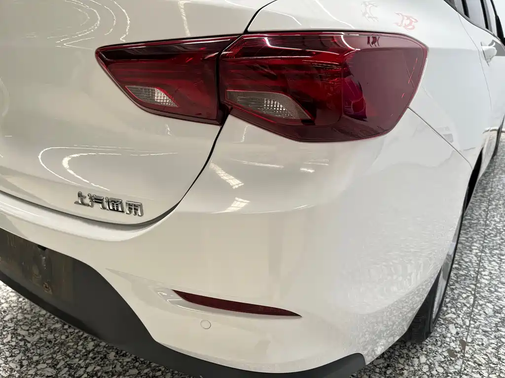 Chevrolet Cavalier 2020 — фото 18