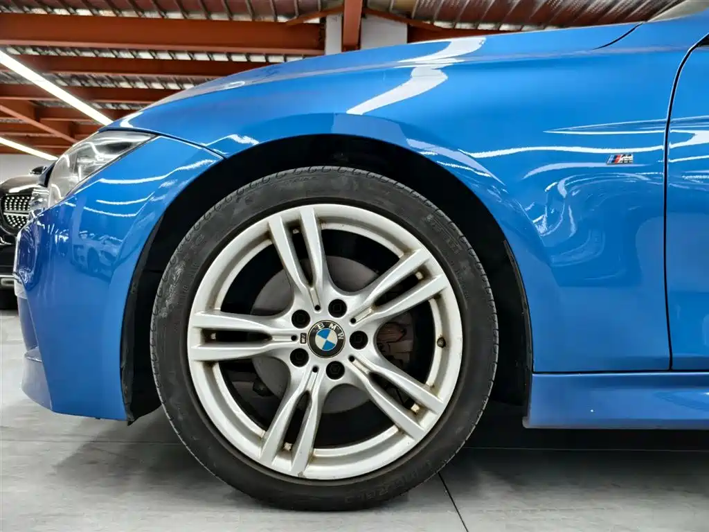 BMW 3 Series 2017 — фото 18