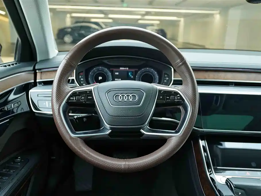 Audi A8 2019 — фото 17