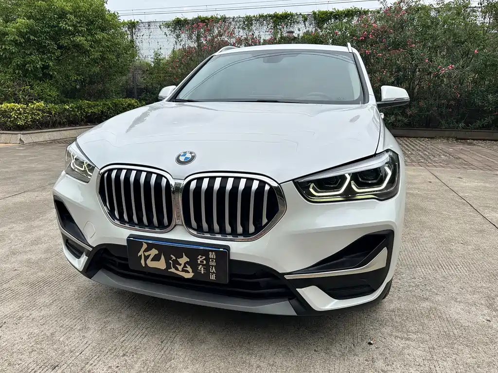 BMW X1 2021 — фото 3