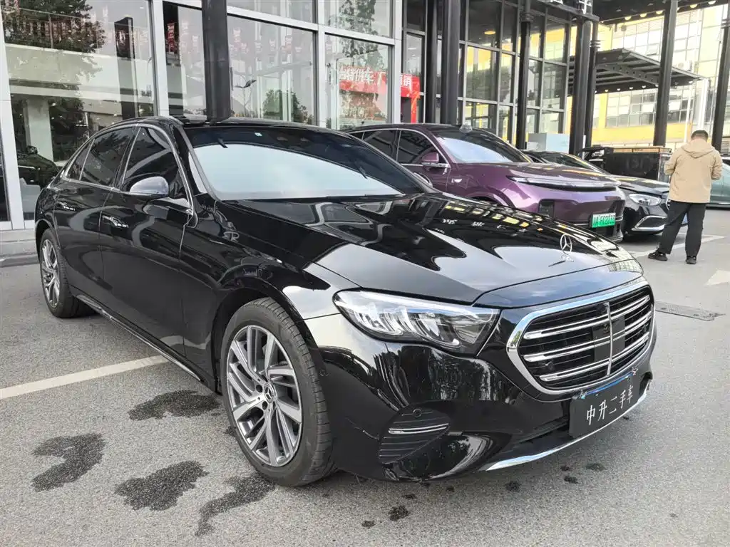 Mercedes-Benz E-Class 2024