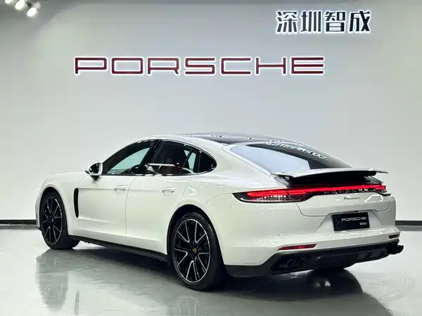 Porsche Panamera 2023