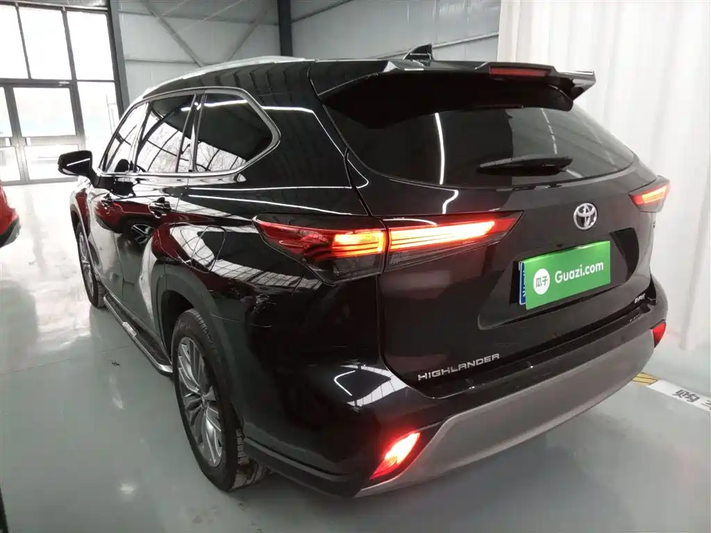 Toyota Highlander 2024 — фото 23