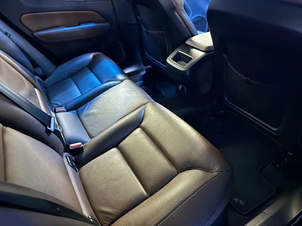Volvo XC60 2020 — фото 14