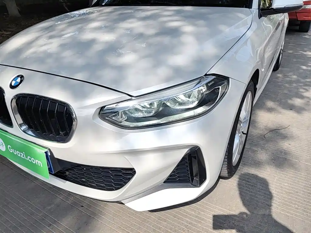 BMW 1 Series 2019 — фото 24