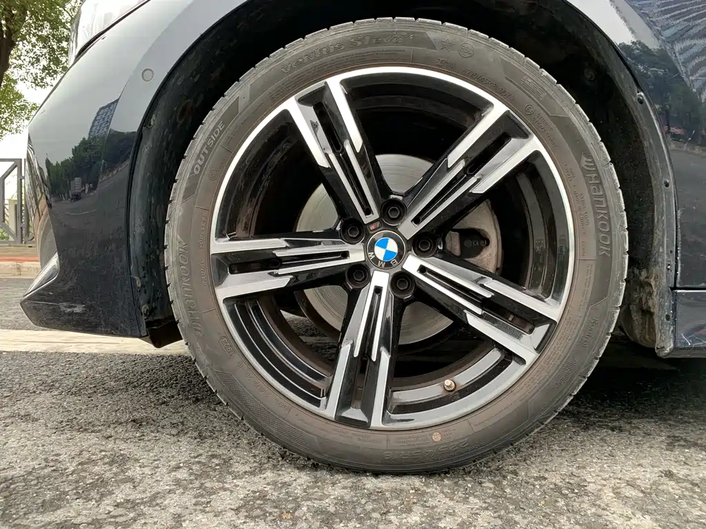 BMW 3 Series 2024 — фото 10