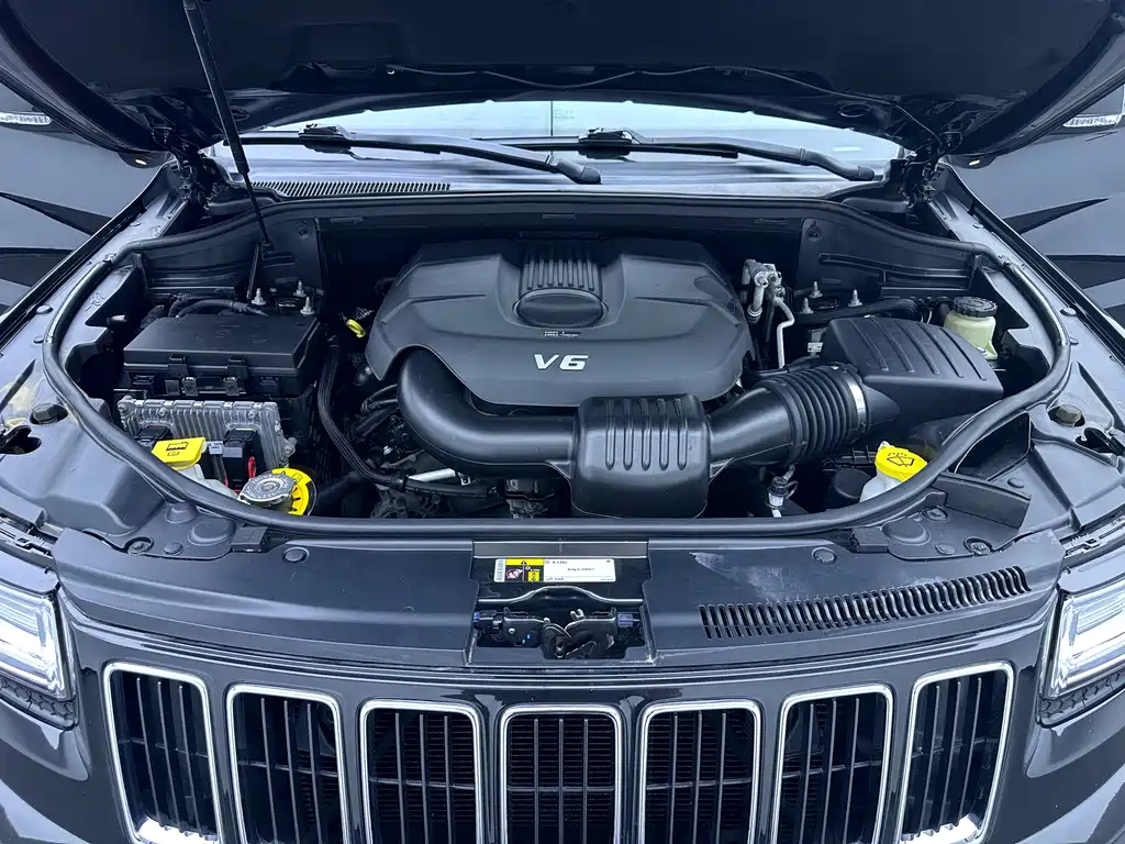 Jeep Grand Cherokee 2015 — фото 25