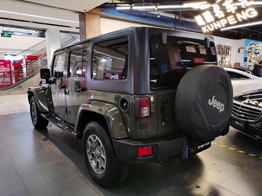 Jeep Wrangler 2015 — фото 3