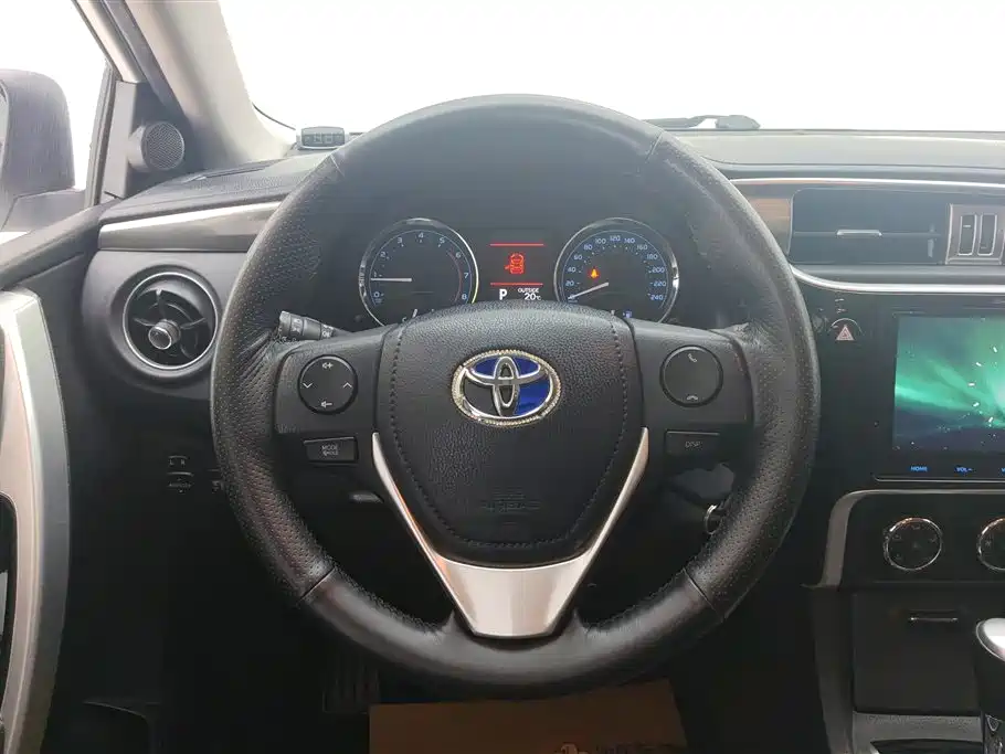 Toyota Corolla 2017 — фото 15