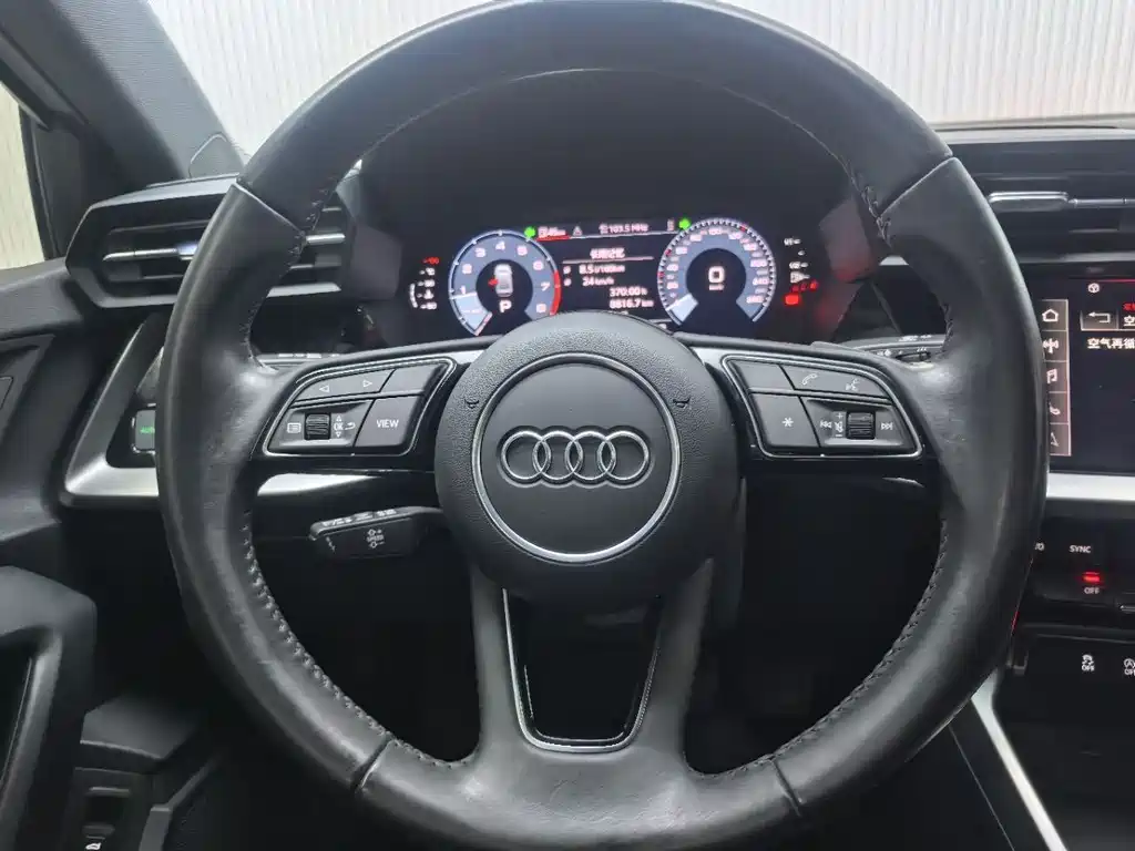 Audi A3 2023 — фото 13