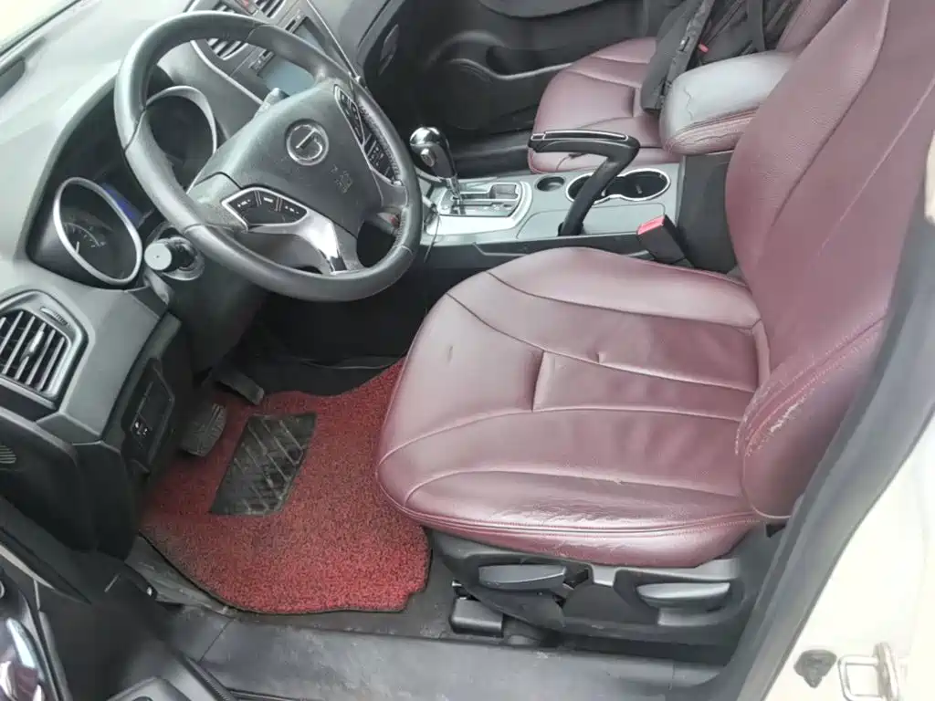 GAC Trumpchi GS5 2015 — фото 15