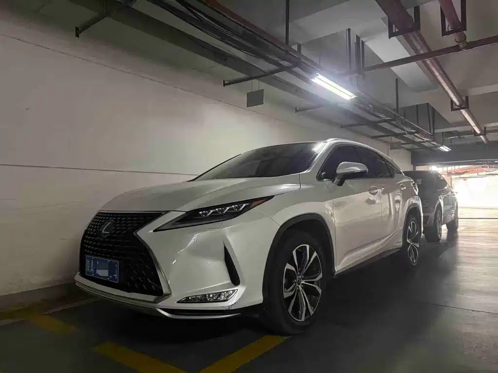 Lexus RX 2021