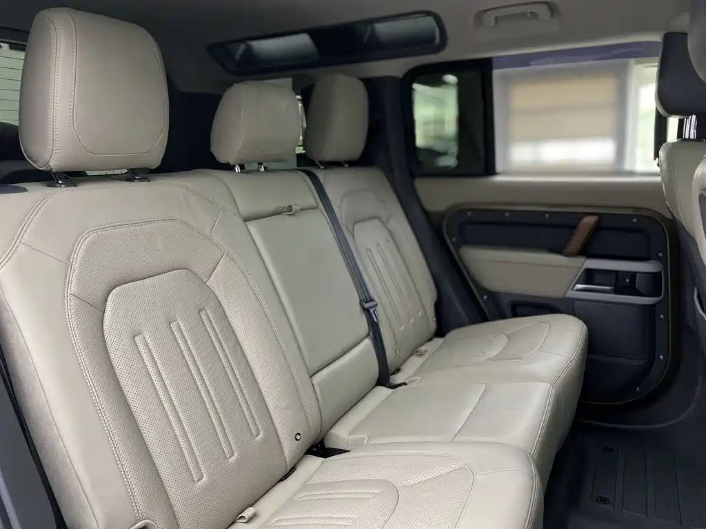 Land Rover Defender 2020 — фото 10
