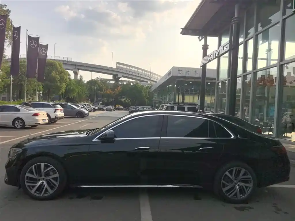 Mercedes-Benz E-Class 2024