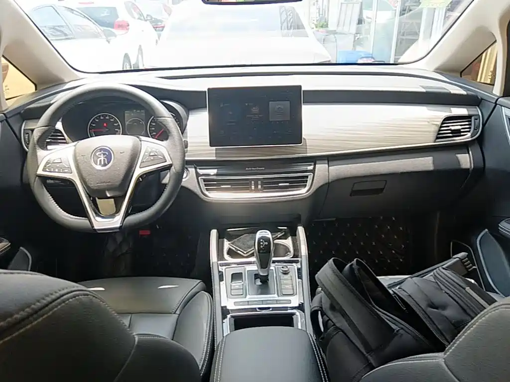 BYD MAX New Energy 2019 — фото 10