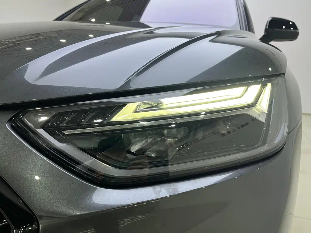 Audi Q5L Sportback 2025 — фото 17
