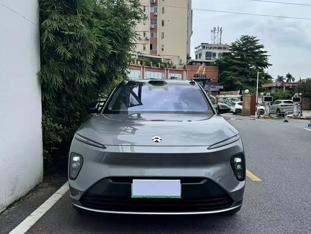 NIO ES8 2024