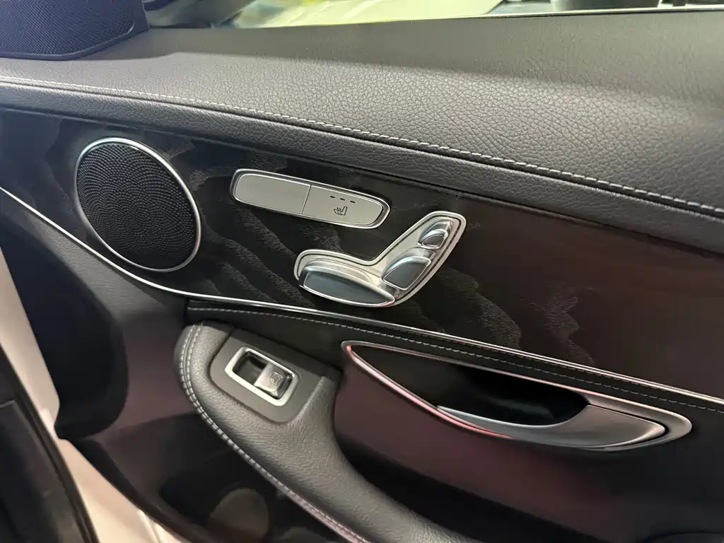 Mercedes-Benz C-Class 2020