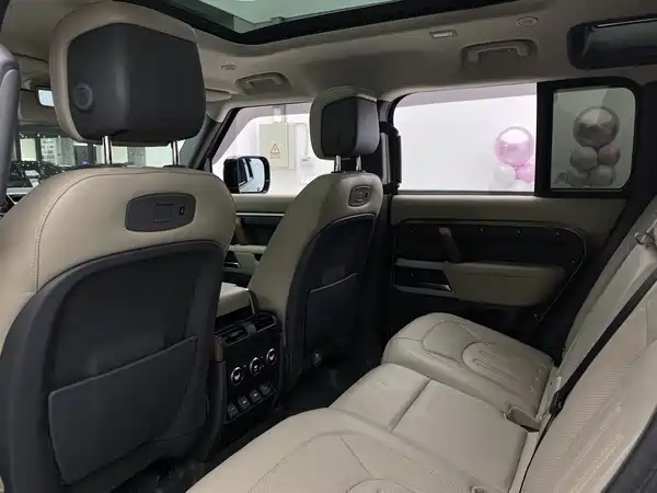Land Rover Defender 2020