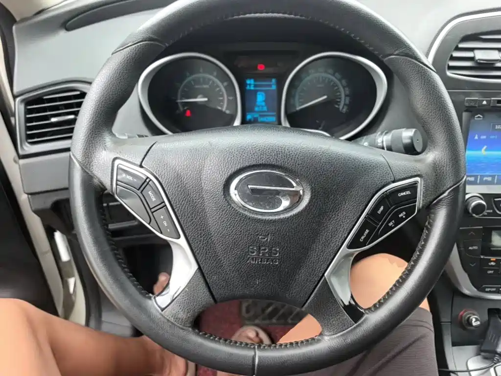GAC Trumpchi GS5 2015 — фото 11
