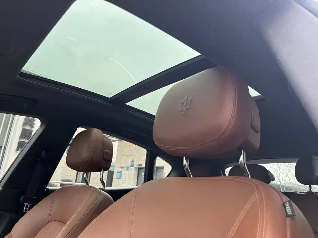 Maserati Levante 2018 — фото 12