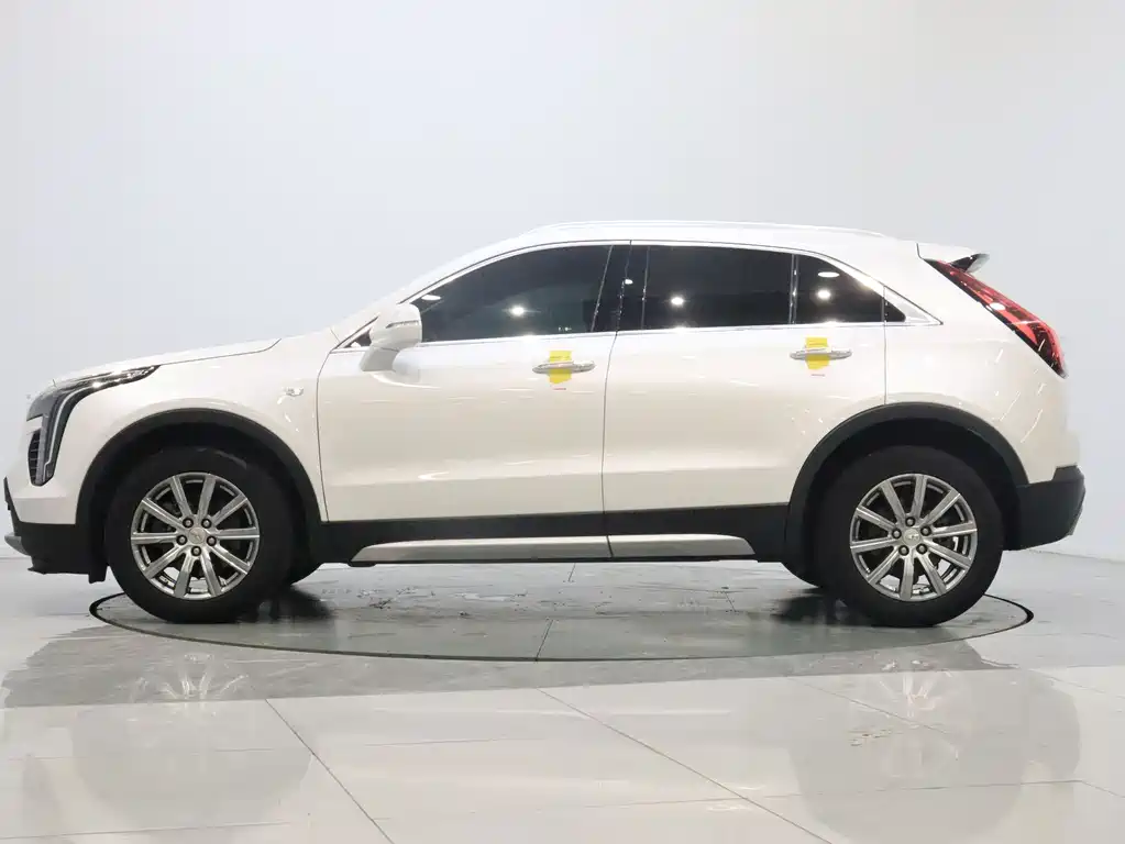 Cadillac XT4 2021 — фото 3